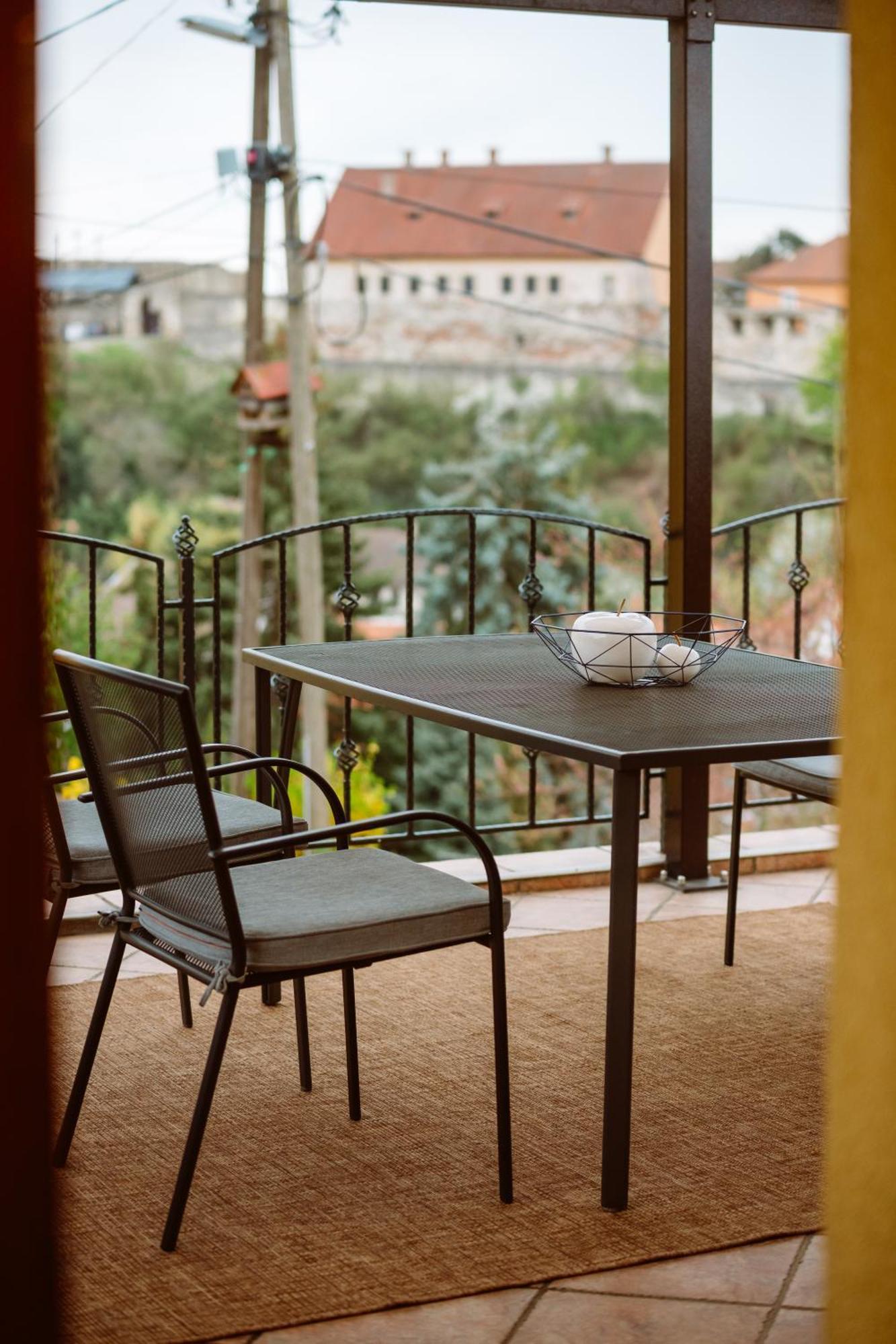 Kiralyszeke Apartman เอ็กเกอร์ ภายนอก รูปภาพ
